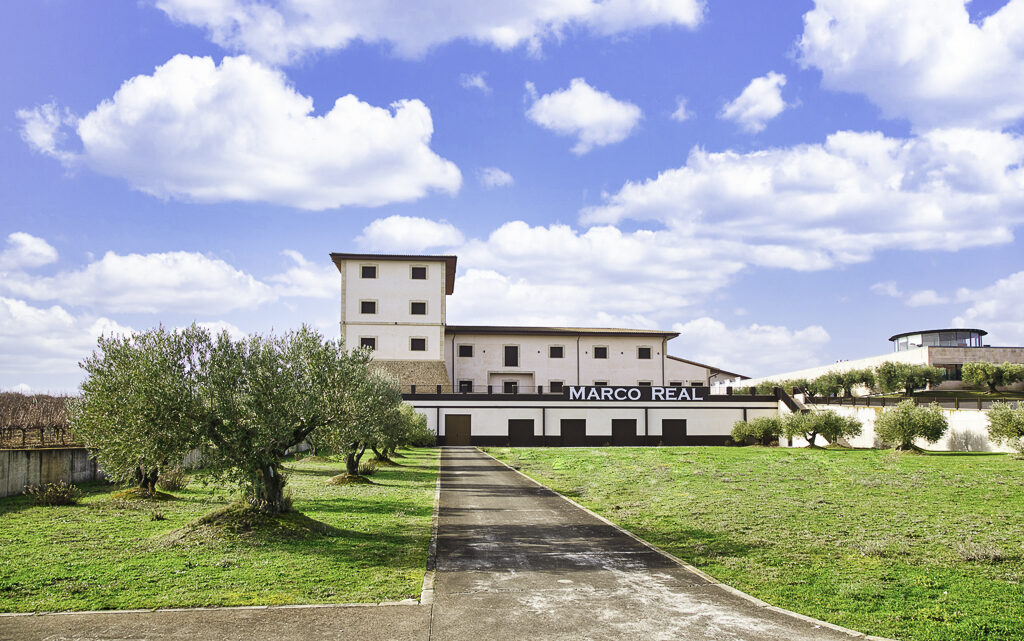 Gana una visita para dos personas a las bodegas Marco Real, en el corazón de Navarra