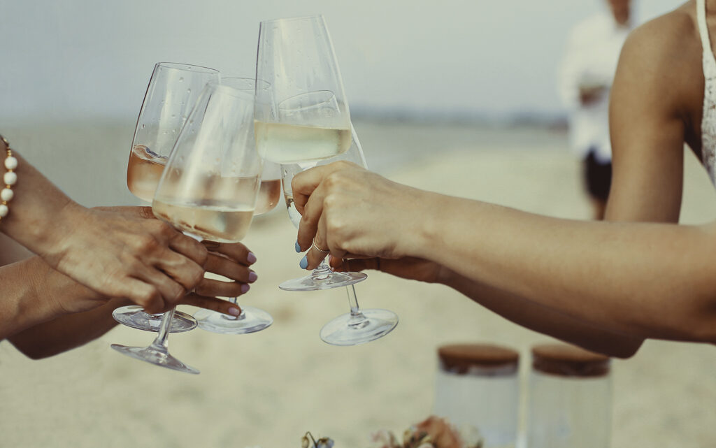 Trucos para enfriar tu botella de vino en minutos