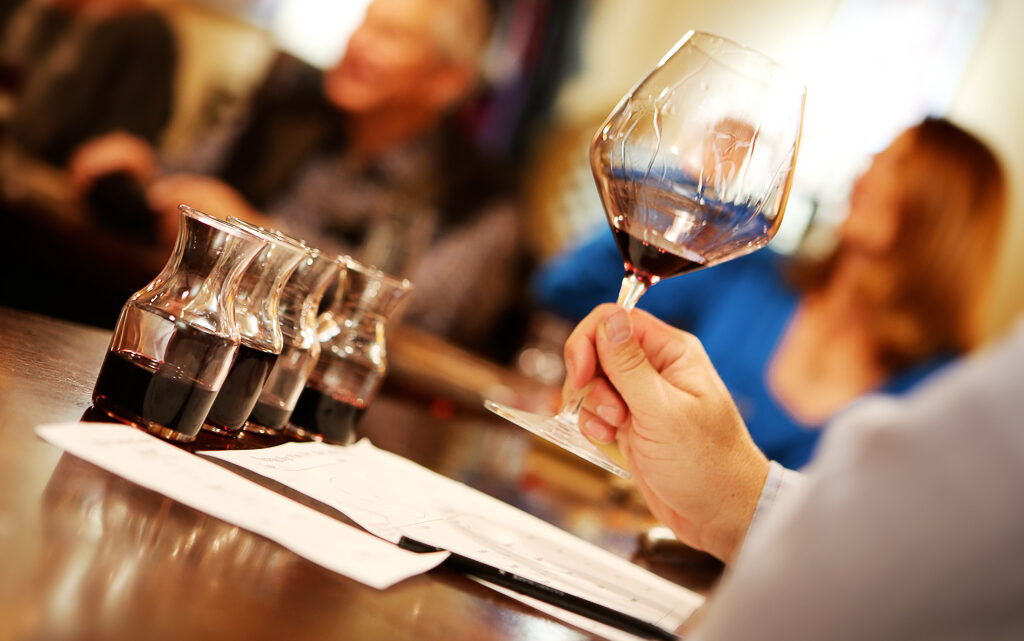 Cursos de vino de la WSET en Rack and Return