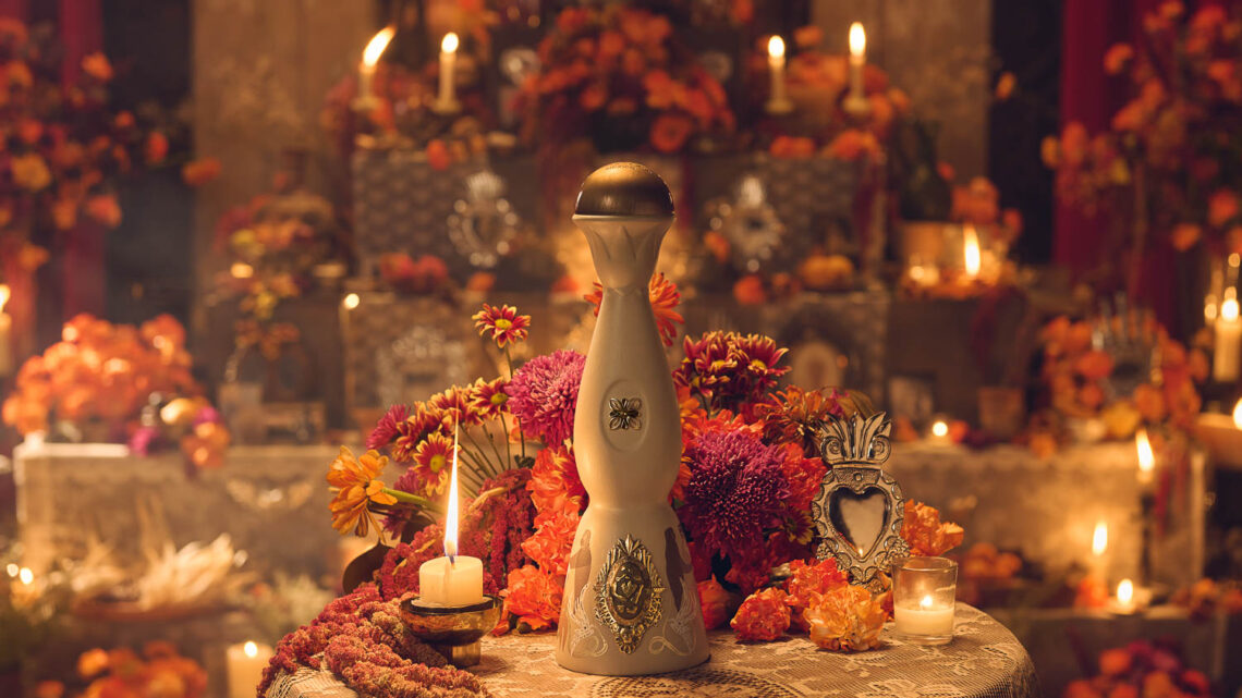 Clase Azul celebra el Día de Muertos con una edición limitada que rinde culto a la memoria